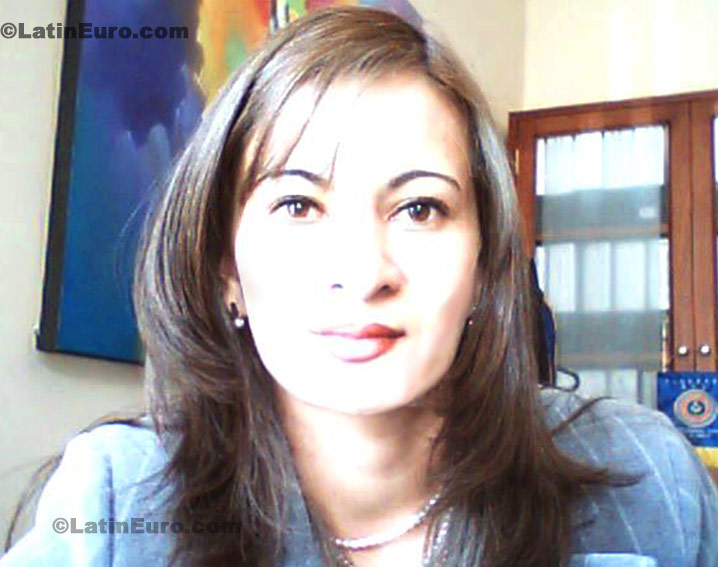 Date this delightful Colombia girl Claudia from Bogota C8326