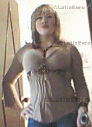 Date this sensual Colombia girl Lilian from Medellin C8338