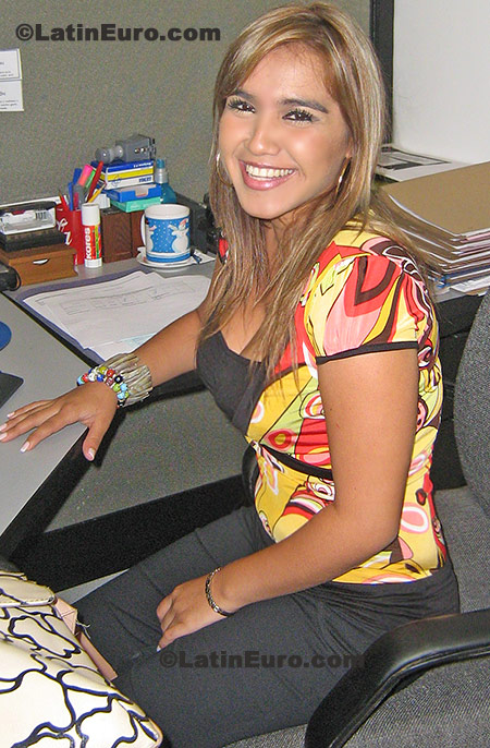 Date this sultry Colombia girl Andrea from Cucuta C8360