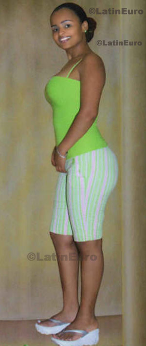 Date this foxy Colombia girl Adriana from Pereira C8363