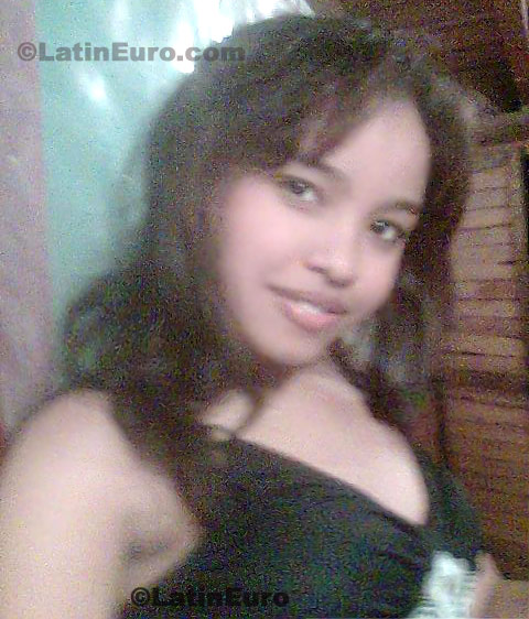 Date this tall Colombia girl Maria from Cartagena C8366