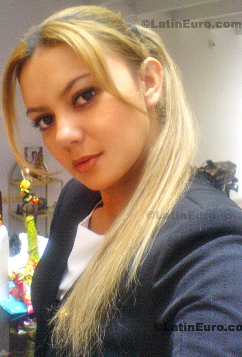 Date this athletic Colombia girl Mary from Neiva C8400