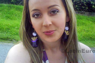 Date this voluptuous Colombia girl Maria from Tunja C8502