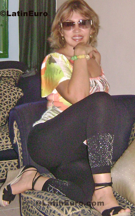 Date this charming Colombia girl Aydee-Colo from Neiva C8608