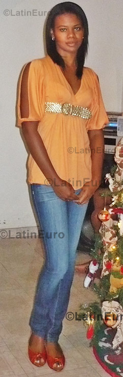 Date this exotic Colombia girl Deiby from Cali C8742