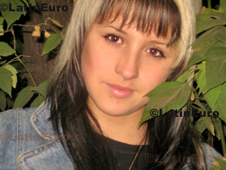 Date this happy Colombia girl Sofia from Bogota C8815