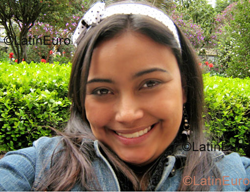 Date this happy Colombia girl Diana from Barranquilla C8861