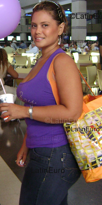 Date this funny Colombia girl Luzdarys from Barranquilla C8872