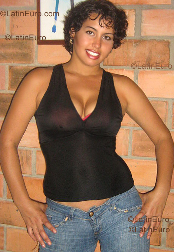 Date this foxy Colombia girl Ana from Cucuta C8904