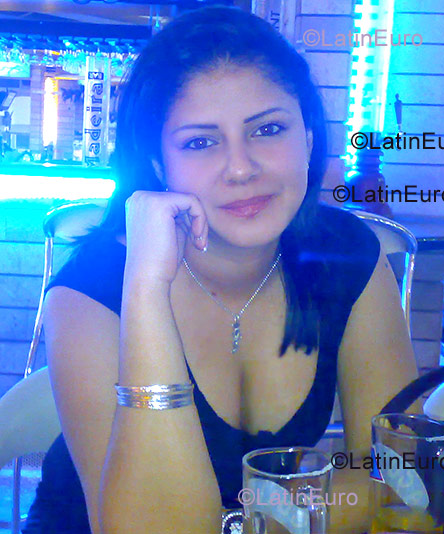 Date this hard body Colombia girl Diana from Cali C8913