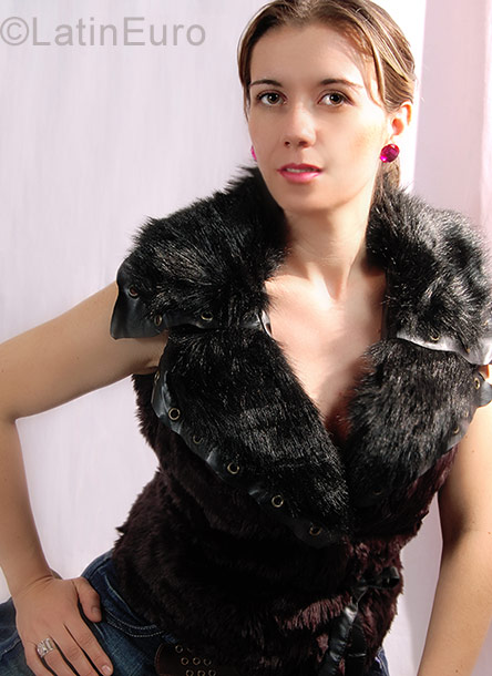 Date this delightful Colombia girl Paola- from Medellin C8916