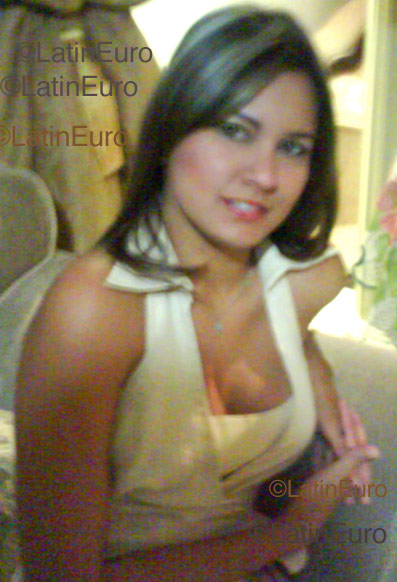 Date this funny Colombia girl Syssy from Barranquilla C8941