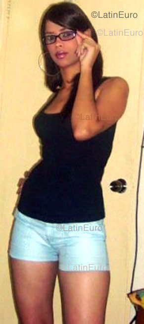 Date this exotic Colombia girl Annette from Valledupar C8952