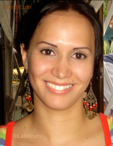 Date this tall Colombia girl Samanta from Cali C8976