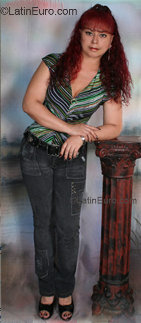 Date this cute Colombia girl Gloria from Cali C8997