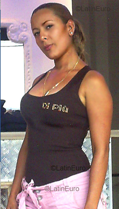 Date this good-looking Colombia girl Vivian from Cali C9062