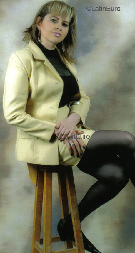 Date this attractive Colombia girl Mery from Bogota C9131