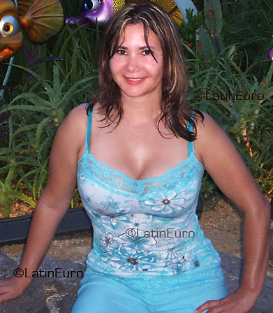 Date this good-looking Colombia girl Rocio from  C9199