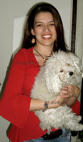 Date this happy Colombia girl Lady from Medellin C9228