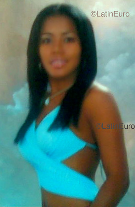 Date this sultry Colombia girl Leidy from Cali C9232