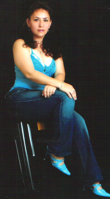 Date this sultry Colombia girl Ana from Cali C9242