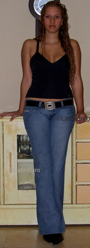 Date this sensual Colombia girl Marilyn from  C9313