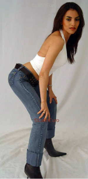 Date this sensual Colombia girl Anglea from Bogota C9326