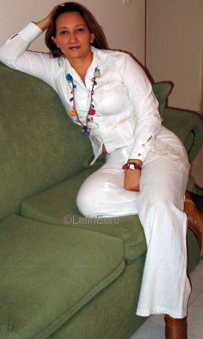 Date this gorgeous Colombia girl Luz from Medellin C9330