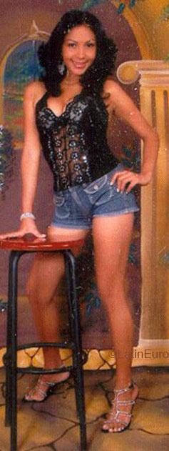 Date this passionate Colombia girl Milenis from Barranquilla C9337