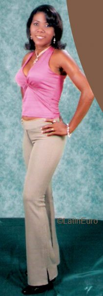 Date this sultry Colombia girl Edenis from  C9385