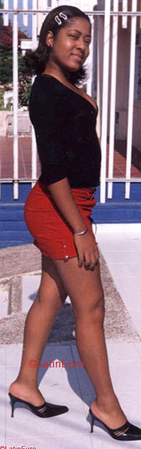 Date this hard body Colombia girl Yolima from  C9530