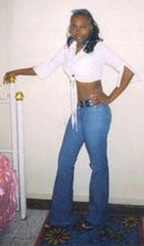 Date this foxy Colombia girl Lucy from Cali C9582