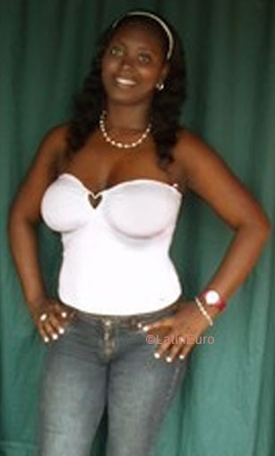 Date this attractive Colombia girl Nelsy from Cali C9592