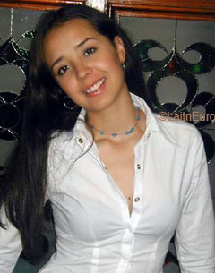 Date this delightful Colombia girl Salma from Bogota C9671