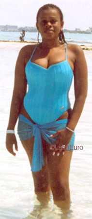 Date this athletic Colombia girl Raquel from Buenaventura C9672