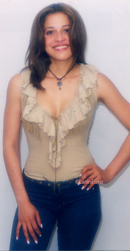 Date this fun Colombia girl Azize from Bogota C9720