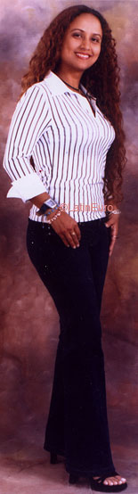 Date this lovely Colombia girl Yamilet from Cali C9868