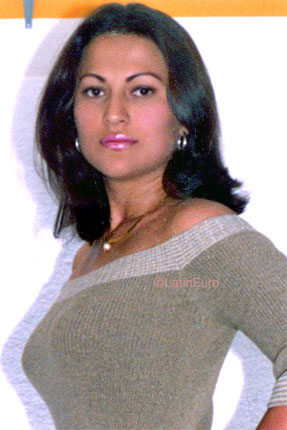 Date this hard body Colombia girl Luz from Bogota C9900