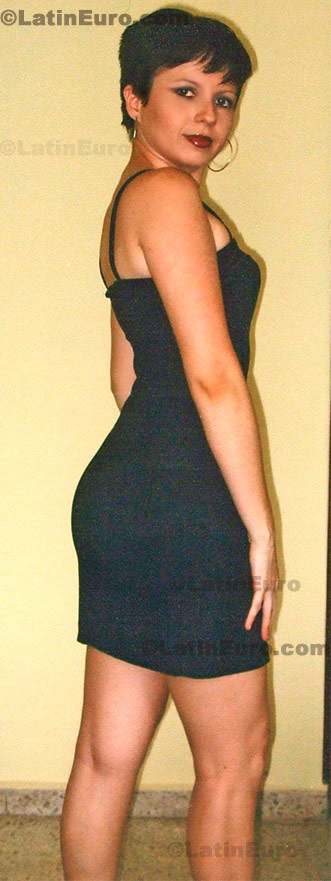 Date this sultry Any Country girl Amalia from Yoro N-1101