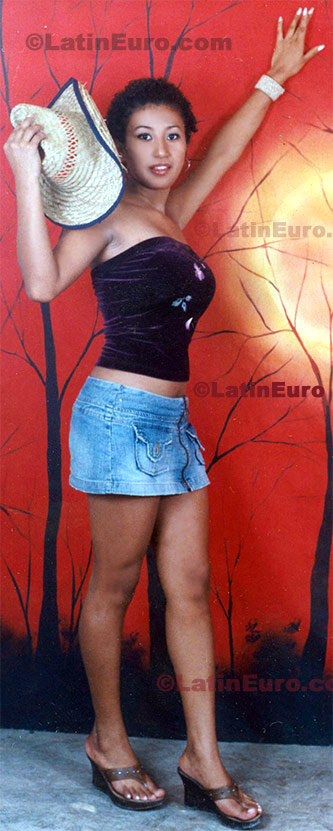 Date this fun Any Country girl Karla from Comayagua N-1204