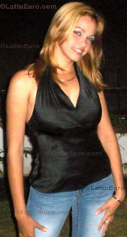 Date this voluptuous Dominican Republic girl Miguelina from Barahona N-1244