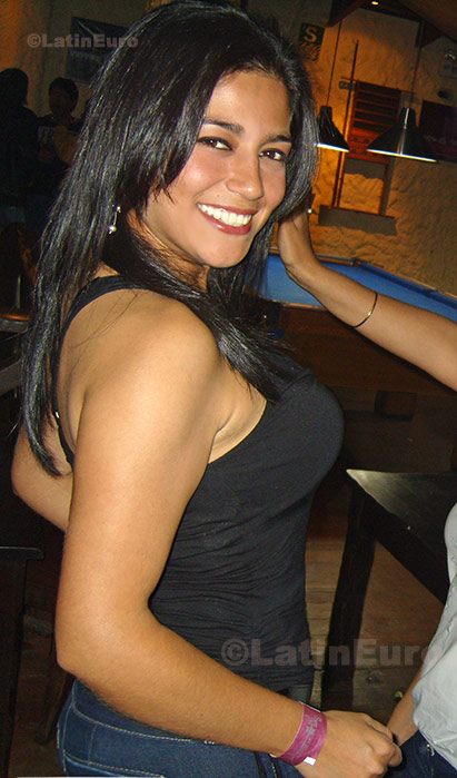 Date this funny Peru girl Ana from Chiclayo N-1355