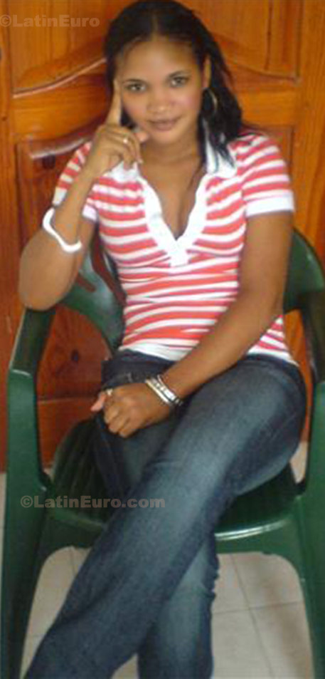 Date this tall Any Country girl Marlenis from Santiago N-1374