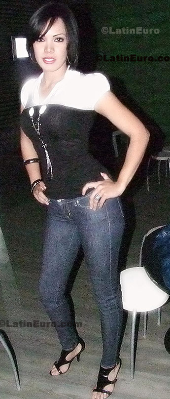 Date this charming Mexico girl Claudia from Nogales N-1429