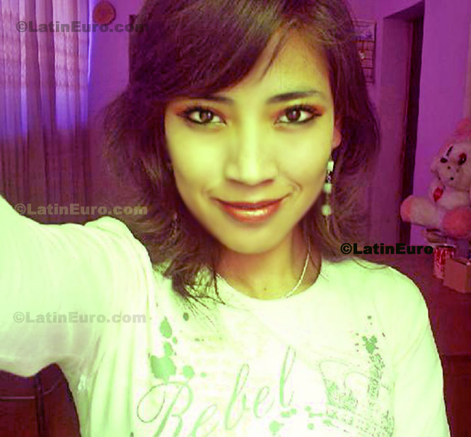 Date this delightful Peru girl Flor- from Arequipa N-1480