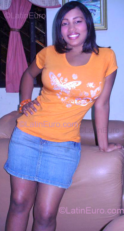 Date this foxy Any Country girl Josefina from  N-1675