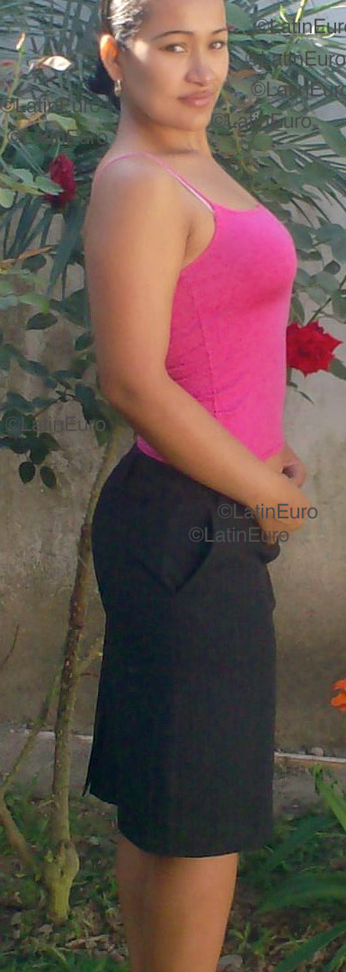 Date this athletic Honduras girl Sandra from Comayagua N-236