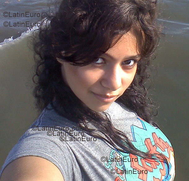 Date this cute Honduras girl Albina from  N-270