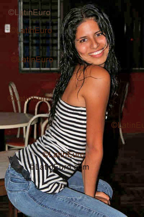 Date this tall Peru girl Leyla from Lima N-285