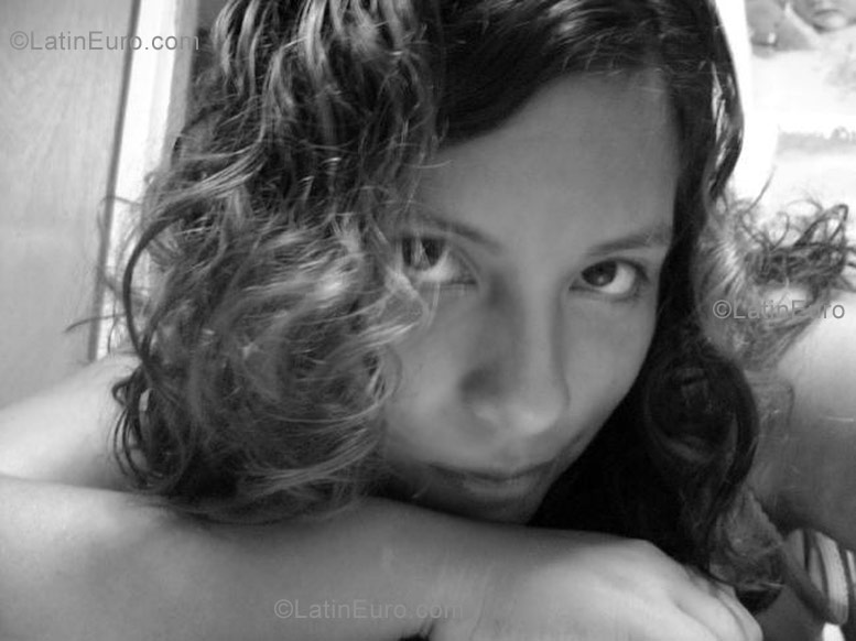 Date this beautiful Peru girl Rosa from Trujillo N-306